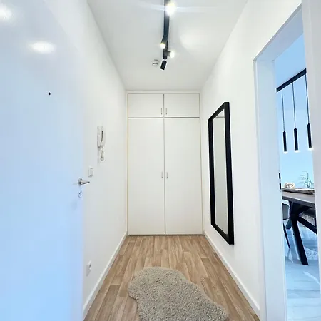 Daire Regency - Exklusive Zentrale 50m2 I Balkon I Wifi I Netflix *