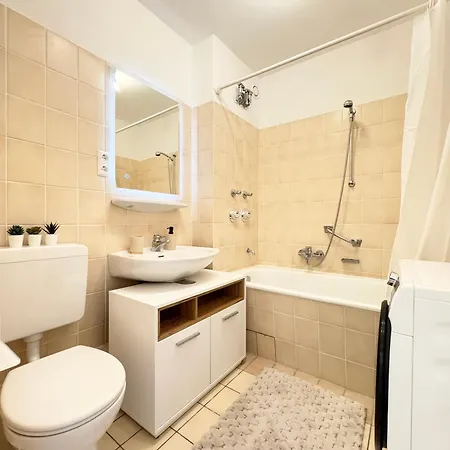 Regency - Exklusive Zentrale 50m2 I Balkon I Wifi I Netflix